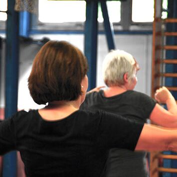 Zumba Kurs Teilnehmer eines Zumbakurses in Nahansicht